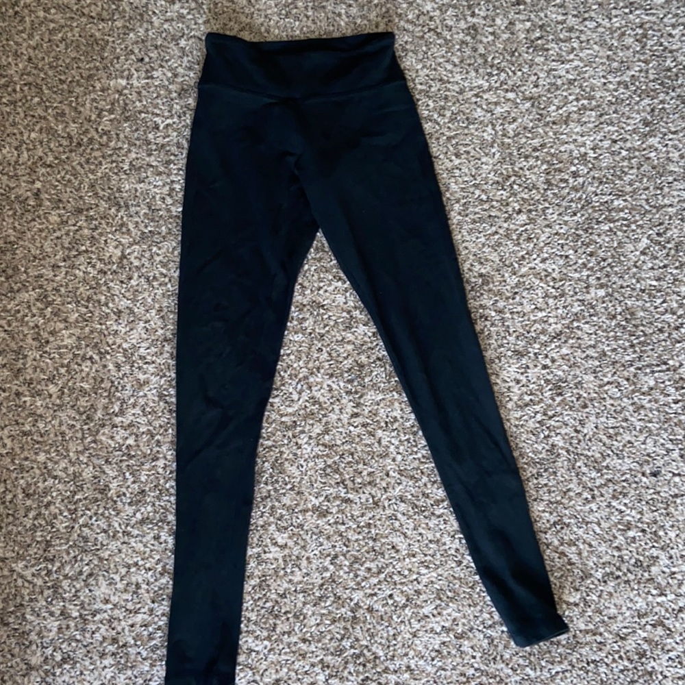 Black XS Victoria Sport leggings slightly high waisted